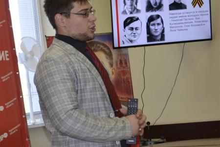 Воронежская область. Расправив упрямые плечи, вперёд комсомольцы идут