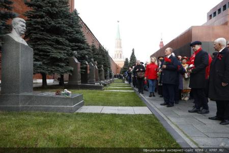 Рожденный в горниле Великого Октября!