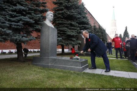 Рожденный в горниле Великого Октября!