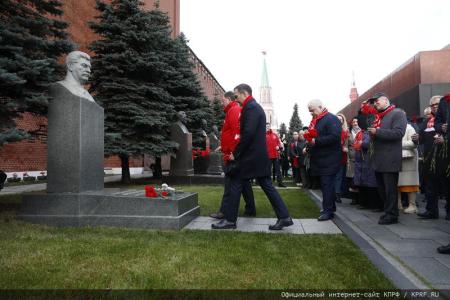 Рожденный в горниле Великого Октября!