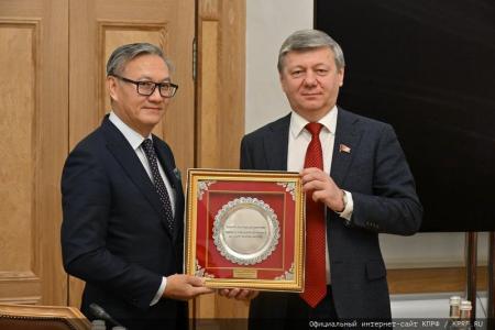 Г.А. Зюганову вручена высшая награда Лаосской Народно-Демократической Республики