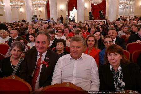 В Москве при поддержке КПРФ состоялся праздничный концерт ко Дню Комсомола и в честь защитников героического Донбасса