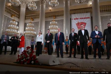 В Москве при поддержке КПРФ состоялся праздничный концерт ко Дню Комсомола и в честь защитников героического Донбасса
