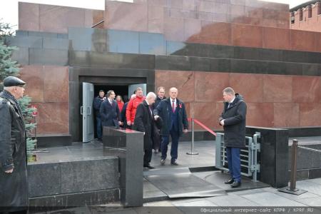 Рожденный в горниле Великого Октября!