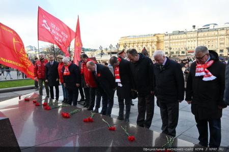 Рожденный в горниле Великого Октября!
