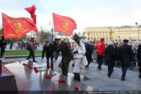 Рожденный в горниле Великого Октября!
