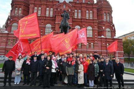 Рожденный в горниле Великого Октября!