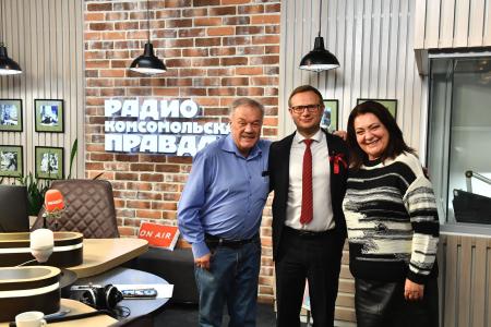 На радио «Комсомольская правда» состоялась «Партийная среда» с Владимиром Исаковым