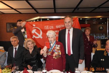 Депутаты КПРФ приняли участие в праздничном мероприятии, посвященном 100-летнему юбилею ветерана войны Марии Рохлиной