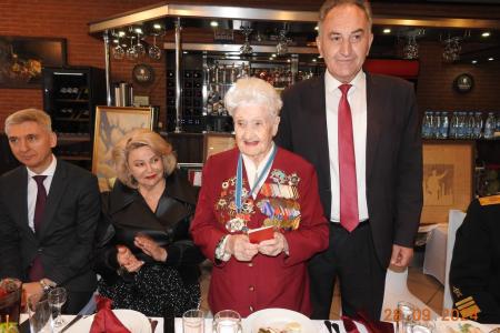 Депутаты КПРФ приняли участие в праздничном мероприятии, посвященном 100-летнему юбилею ветерана войны Марии Рохлиной