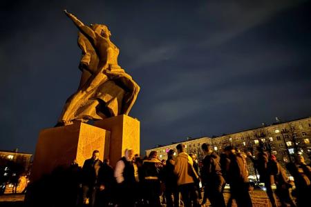 Санкт-Петербург (Ленинград): День рождения комсомольской организации отметили на площади
