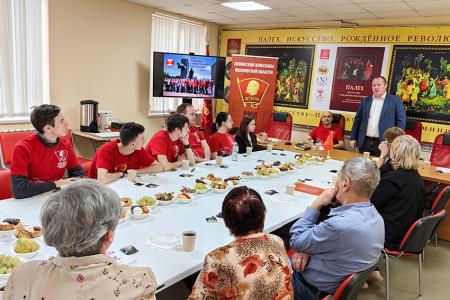 «Встреча поколений» комсомольцев разных лет в Ивановском обкоме КПРФ