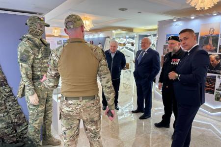 Айрат Гибатдинов и Казбек Тайсаев встретились с участниками СВО, кавалера Ордена Мужества