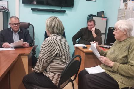 Руководитель фракции КПРФ в Мособлдуме Александр Наумов провел прием граждан в Озерах