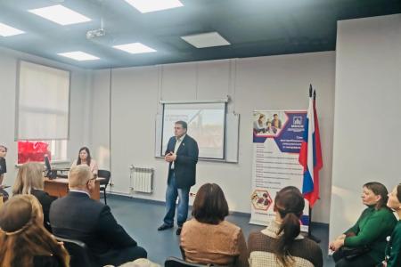 Руководитель фракции КПРФ в Мособлдуме Александр Наумов: Нас всех хранит любовь и сердце матери!