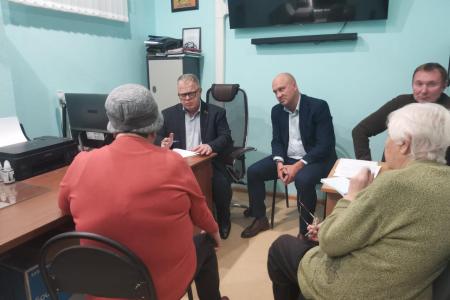 Руководитель фракции КПРФ в Мособлдуме Александр Наумов провел прием граждан в Озерах
