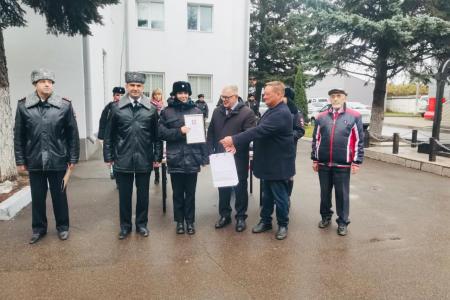 Московская область. Руководитель фракции КПРФ Александр Наумов поздравил сотрудников полиции г.о. Домодедово с праздником