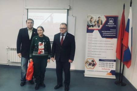 Руководитель фракции КПРФ в Мособлдуме Александр Наумов: Нас всех хранит любовь и сердце матери!
