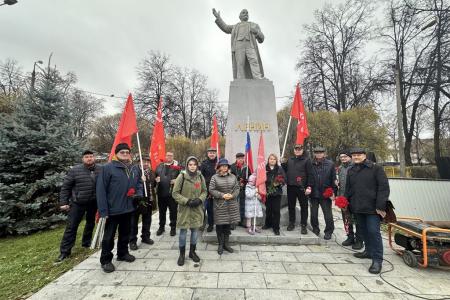 Подмосковные коммунисты: Великому Октябрю 1917 года – слава!