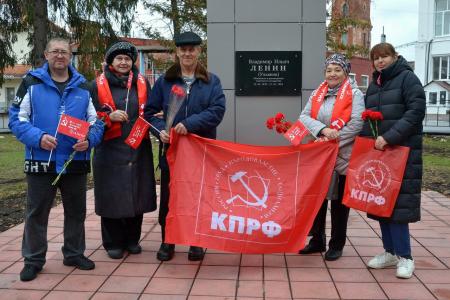 Подмосковные коммунисты в рабочем строю