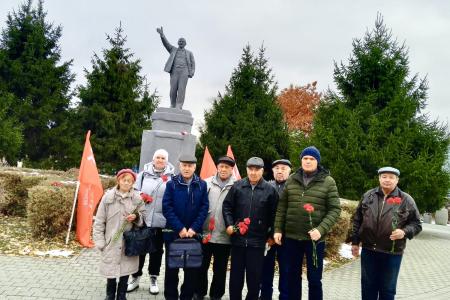 Подмосковные коммунисты: Великому Октябрю 1917 года – слава!