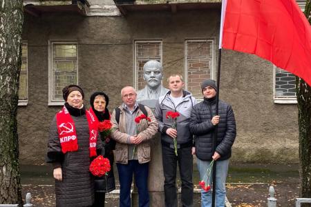 Подмосковные коммунисты в рабочем строю