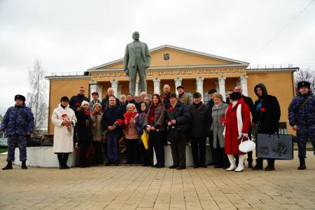 Подмосковные коммунисты: Наша работа ради Победы! Вперед, товарищи!