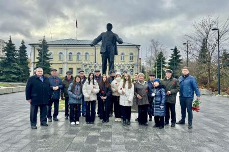 Подмосковные коммунисты в рабочем строю