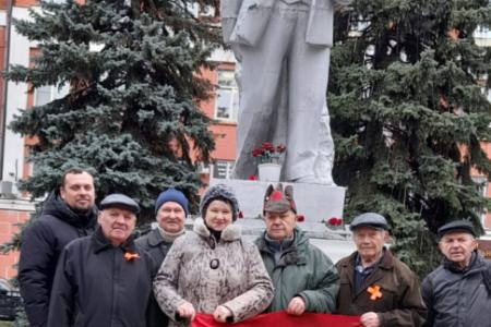 Подмосковные коммунисты в рабочем строю