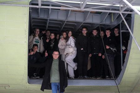Лискинские школьники ознакомились с работой Воронежского авиазавода в рамках проекта «Первым делом самолеты»