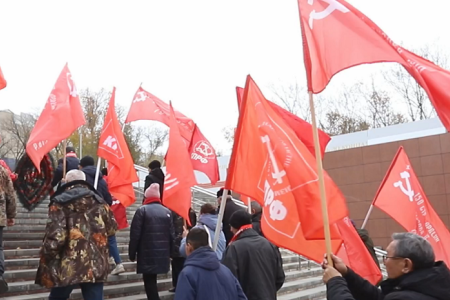Коммунисты отметили День памяти воинов 110-й Отдельной Калмыцкой кавалерийской дивизии