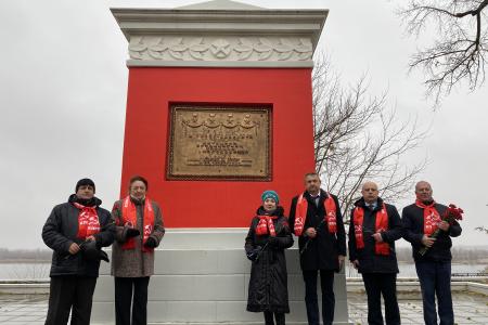 Волгоградская область. Депутаты КПРФ почтили память героев-сталинградцев