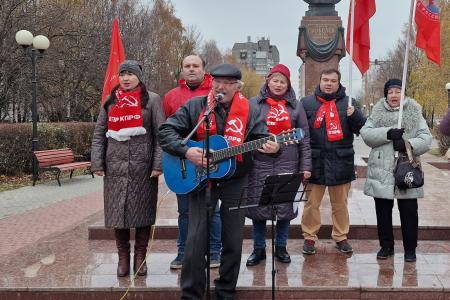 В Рязани прошли торжественные мероприятия в честь 107-й годовщины Великого Октября