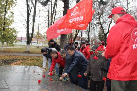 Равнение на Красный Октябрь. 107-летие Октябрьской революции на Брянщине