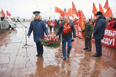 Нижегородские коммунисты отметили 107-ю годовщину Октябрьской революции