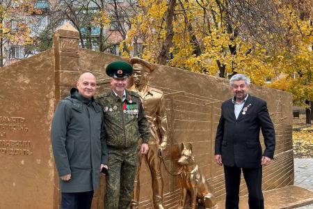 Представитель Нижегородского отделения КПРФ Владимир Дзержинский провел серию рабочих встреч в Луганске