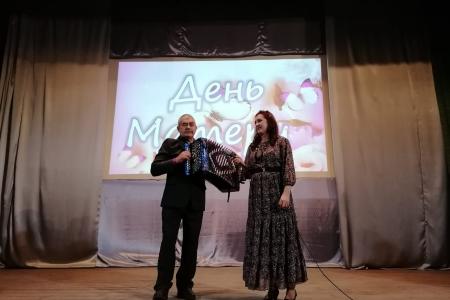 Тамбовские коммунисты достойно отметили День матери