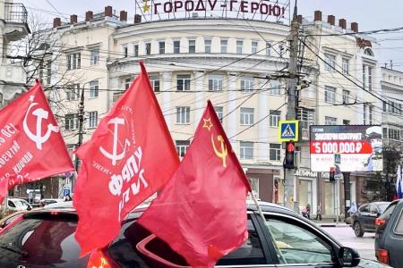 Тульские коммунисты отпраздновали 107-ю годовщину Великого Октября