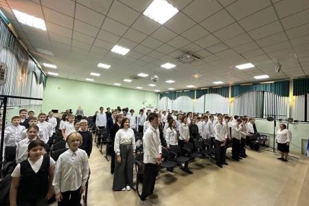Самарская область. Комсомольцы провели урок мужества для школьников на примере героев-комсомольцев СВО