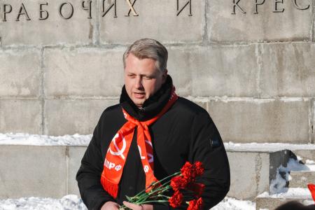 Свердловские коммунисты отметили День Великой Октябрьской социалистической революции