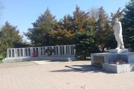 Ставропольский край. В память о коммунистах ВОВ - заколышутся березы!