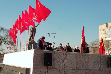Митинг в честь 107-летия Великого Октября прошел в Благовещенске