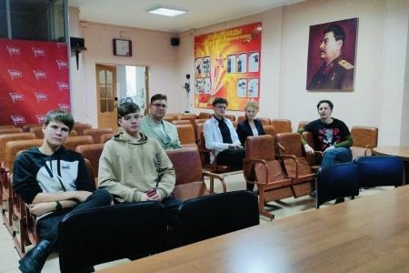 Кинолекторий, автопробег, экскурсия для школьников и митинги – День Великого Октября в Забайкалье