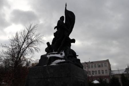 В Саратове состоялся автопробег КПРФ, посвященный 107-й годовщине Великого Октября