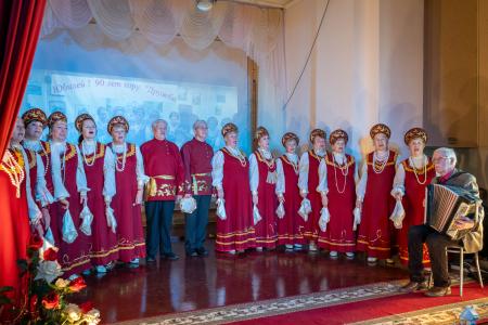 Пермский край. Депутаты КПРФ Мария Дробот и Анна Баранова поздравили с юбилеем хор русской песни