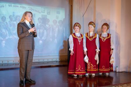 Пермский край. Депутаты КПРФ Мария Дробот и Анна Баранова поздравили с юбилеем хор русской песни