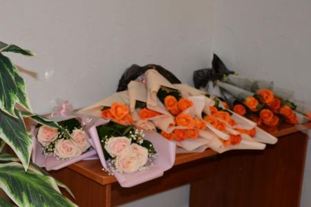 Республика Калмыкия. Лидер местных коммунистов Николай Нуров наградил ветеранов труда