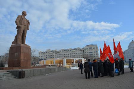 Кинолекторий, автопробег, экскурсия для школьников и митинги – День Великого Октября в Забайкалье