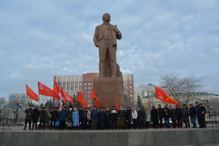 Кинолекторий, автопробег, экскурсия для школьников и митинги – День Великого Октября в Забайкалье