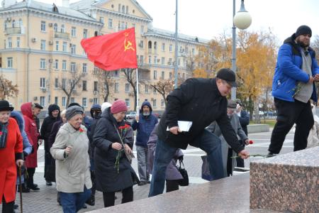 Красное 7 ноября в Астрахани